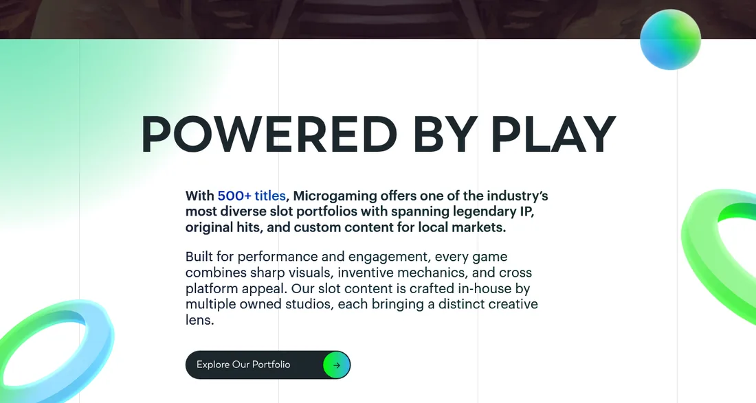 microgaming.ioのスロットのページ。500以上のタイトルをそろえると紹介している